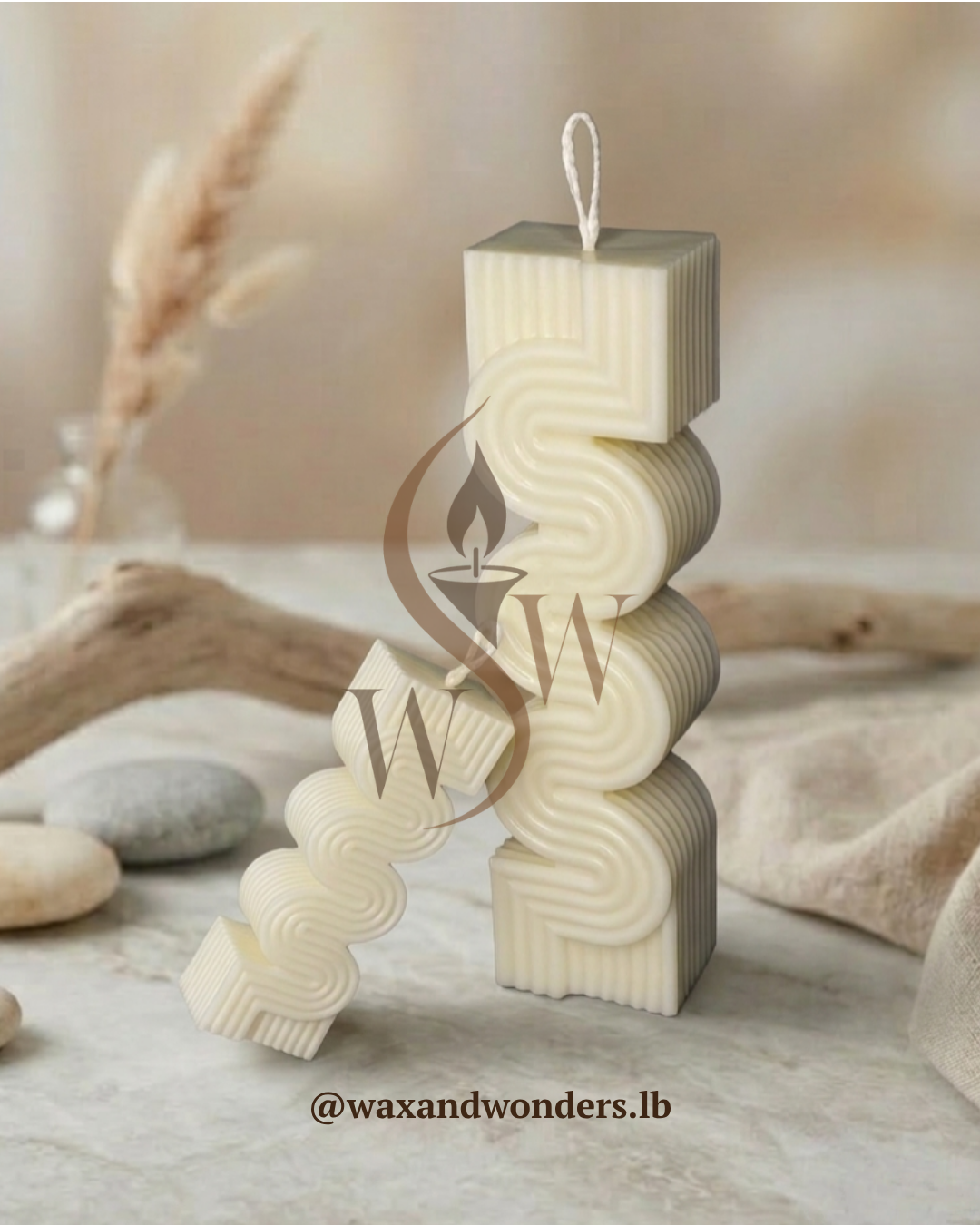 Curvy Line Candle